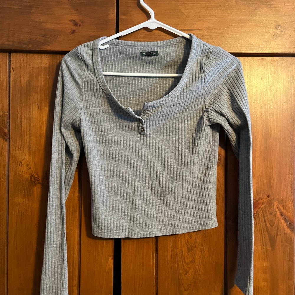 Wild Fable. Long sleeved Gray shirt